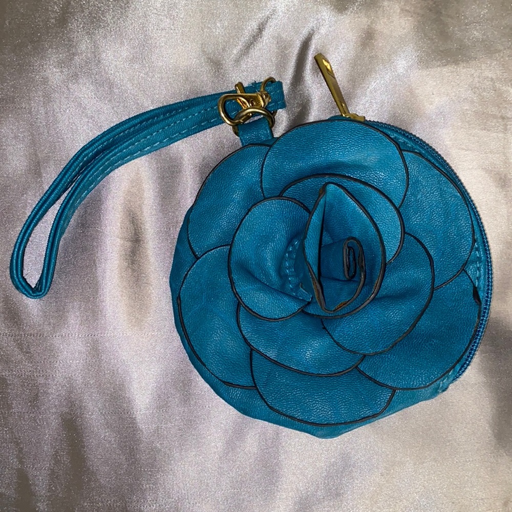 Flower wristlet/change purse